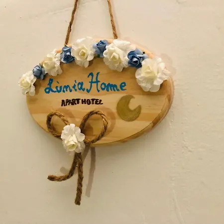 Lunia *